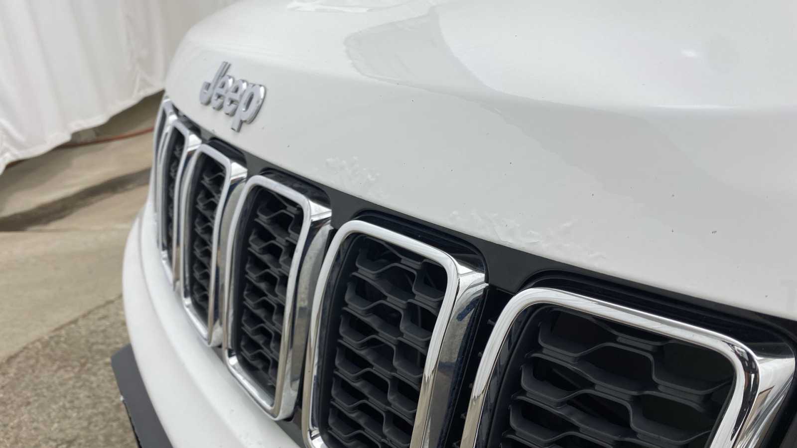 Thumbnail: 2017 Jeep Grand Cherokee - 46
