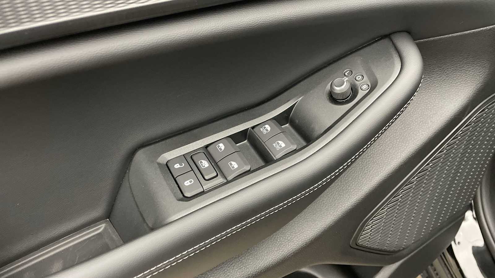 Thumbnail: 2025 Jeep Grand Cherokee - 6