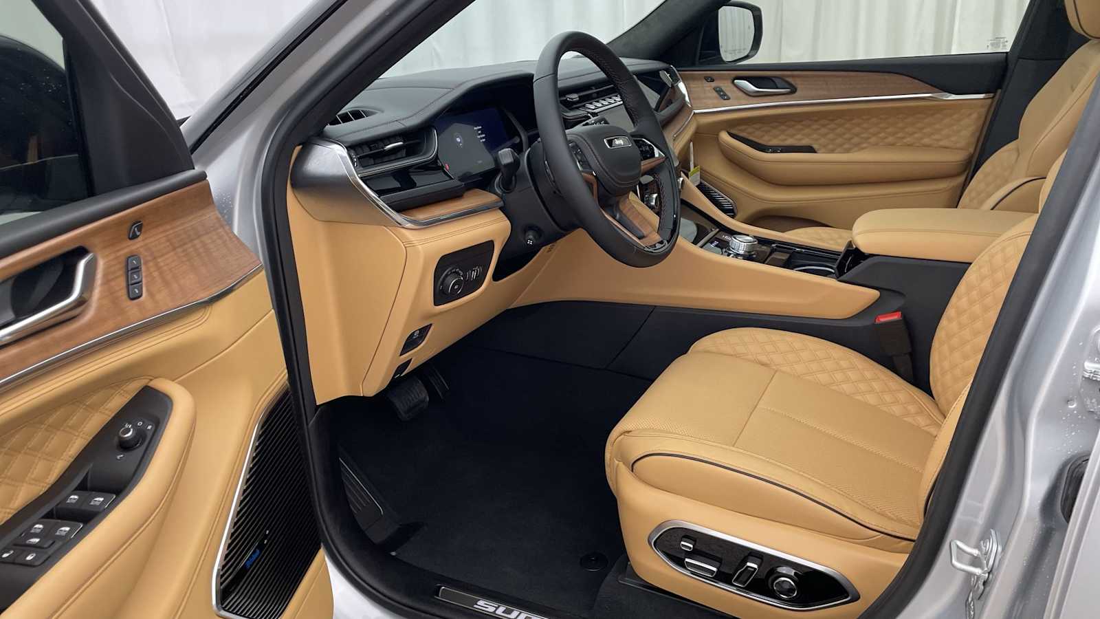 Thumbnail: 2025 Jeep Grand Cherokee - 2