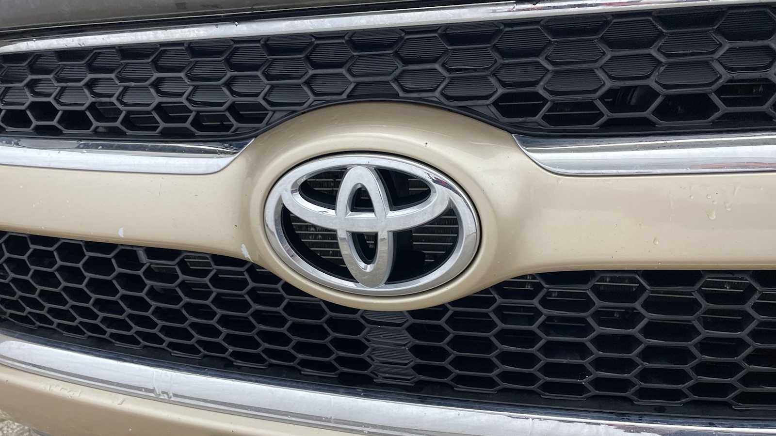 Thumbnail: 2012 Toyota RAV4 - 36