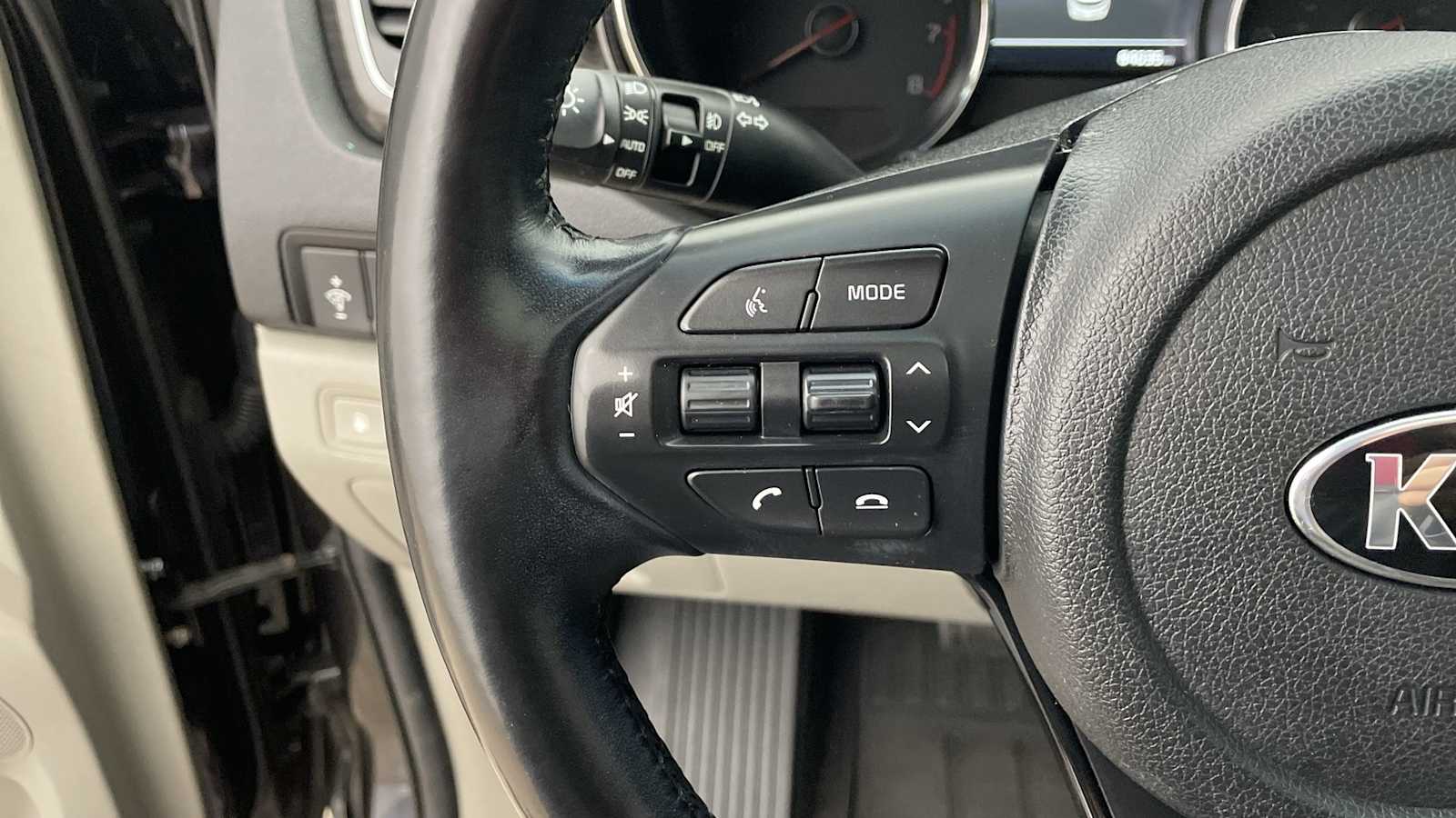 Thumbnail: 2020 Kia Sedona - 16