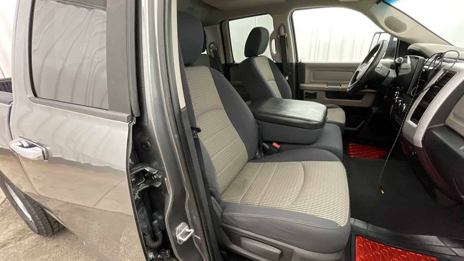Thumbnail: 2011 RAM 1500 - 10