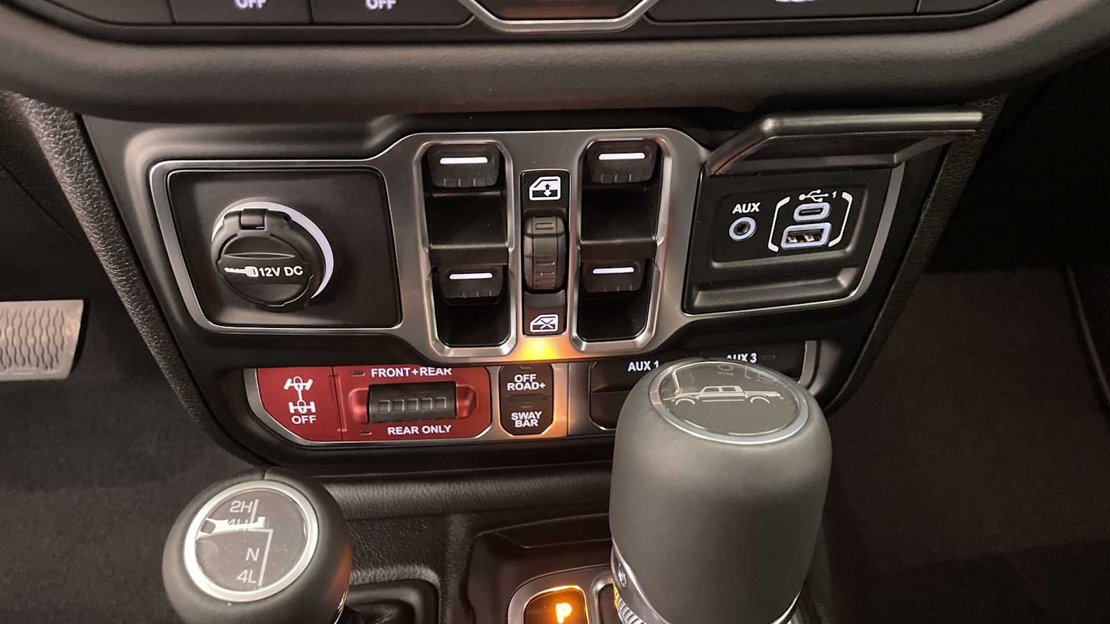 Thumbnail: 2025 Jeep Gladiator - 19