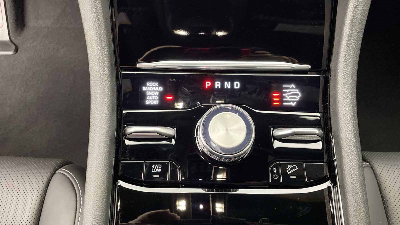 Thumbnail: 2025 Jeep Grand Cherokee - 23