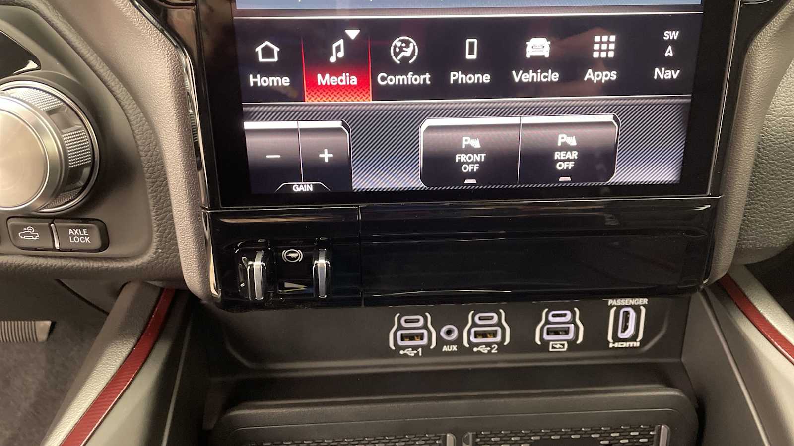 Thumbnail: 2026 RAM 1500 - 25