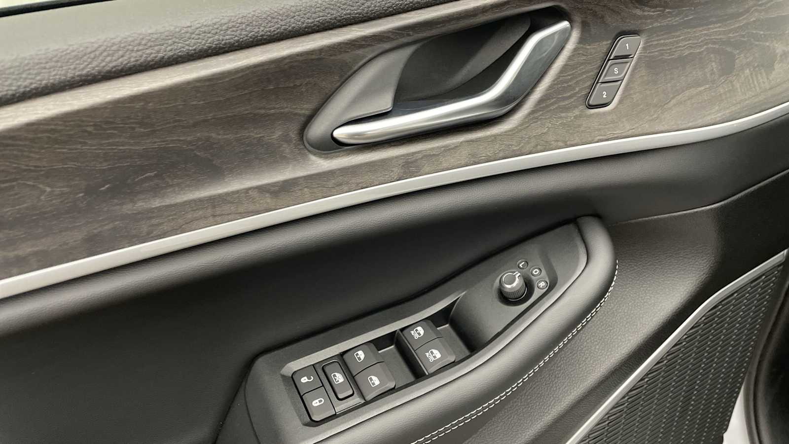 Thumbnail: 2026 Jeep Grand Cherokee - 7