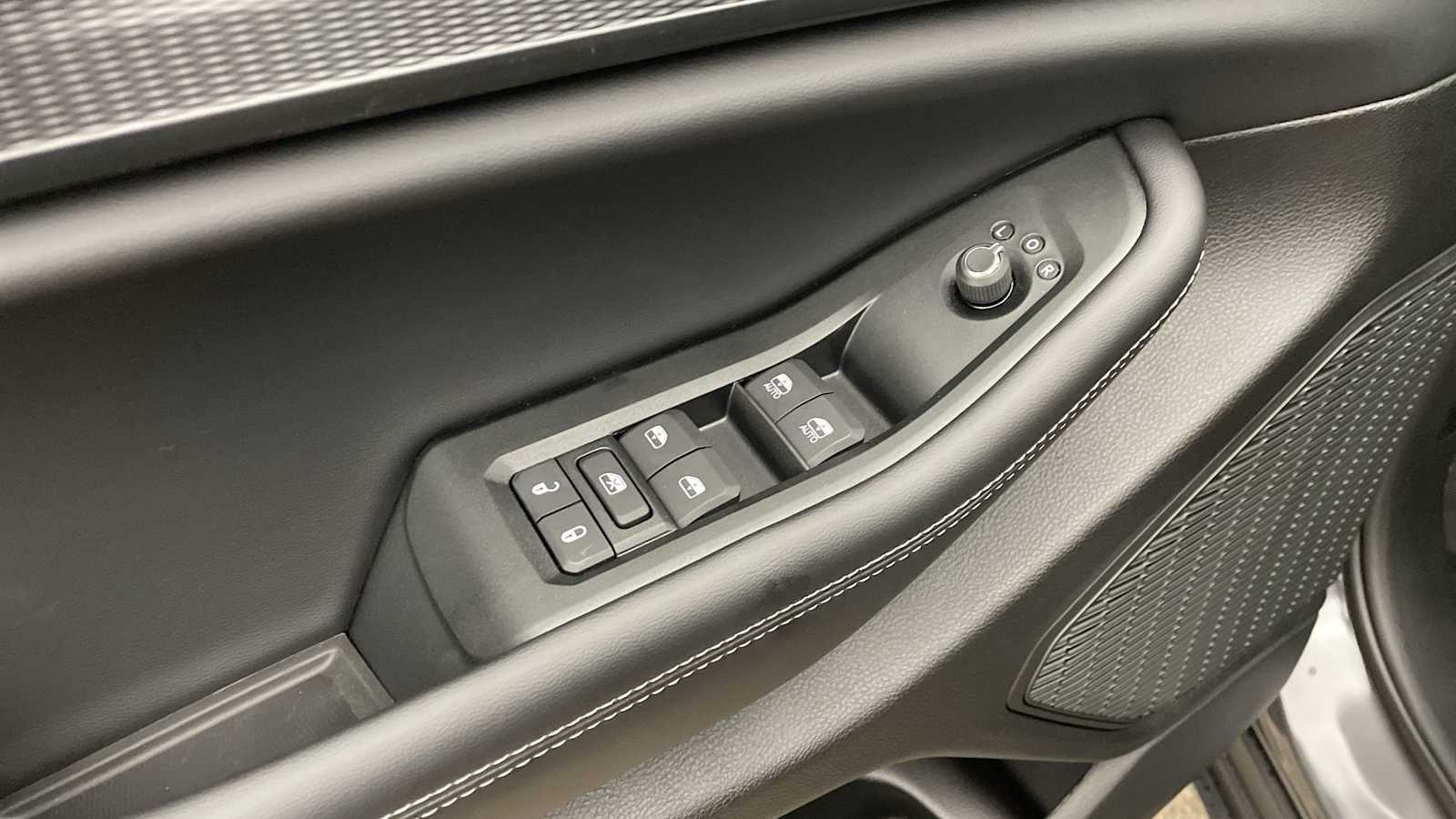 Thumbnail: 2025 Jeep Grand Cherokee - 6