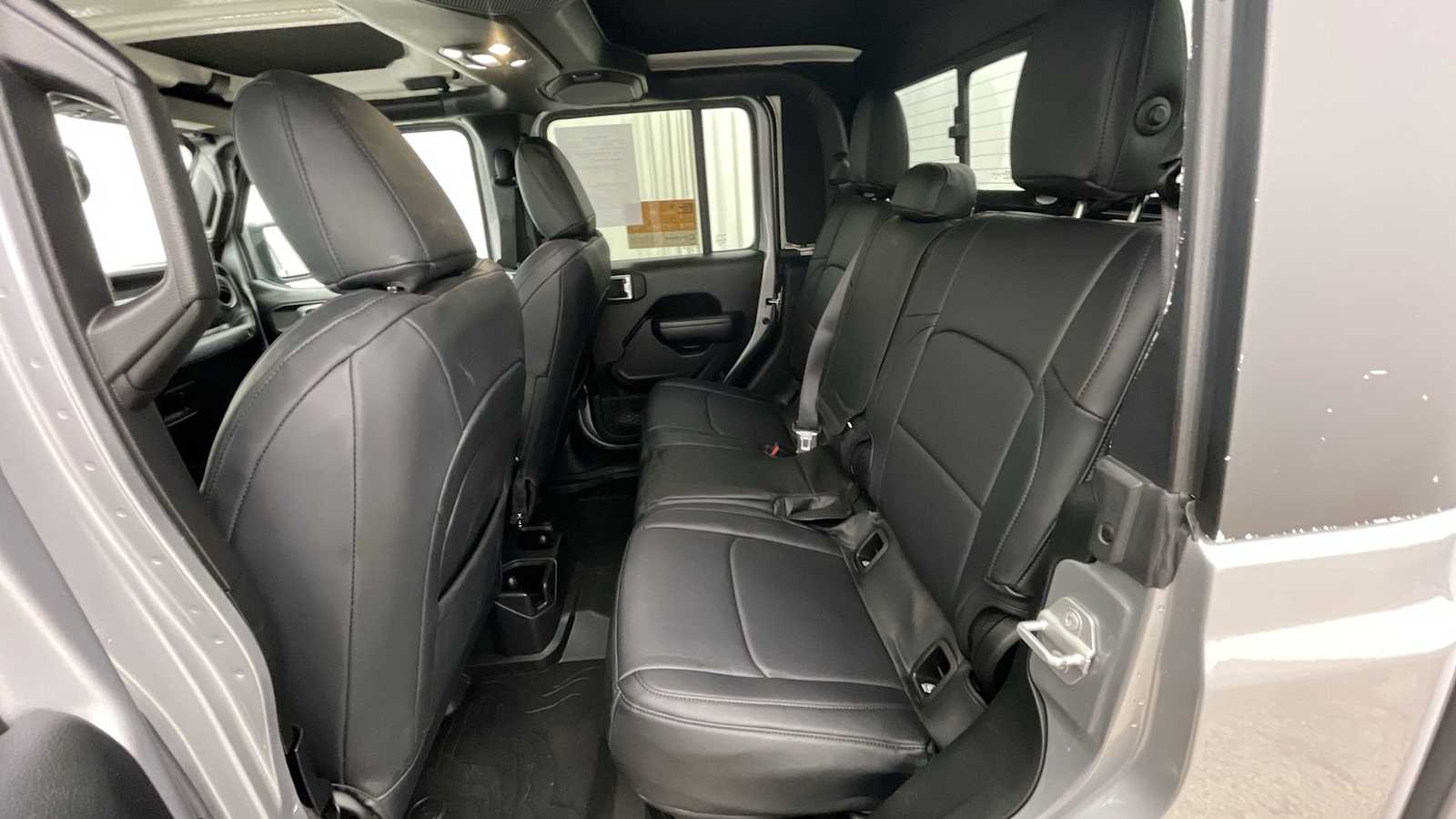 Thumbnail: 2020 Jeep Gladiator - 9