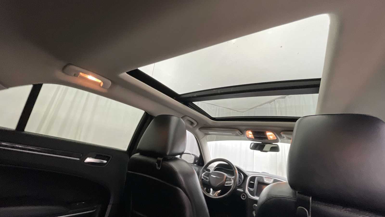 Thumbnail: 2020 Chrysler 300 - 11