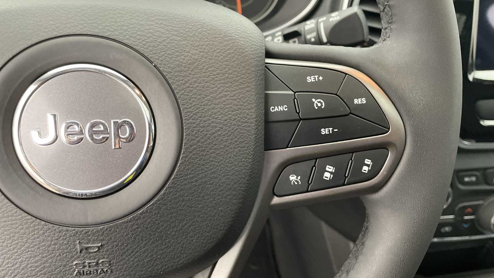 Thumbnail: 2022 Jeep Cherokee - 15