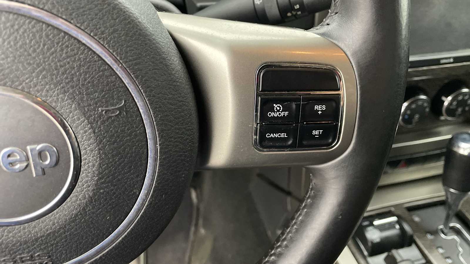 Thumbnail: 2012 Jeep Liberty - 14