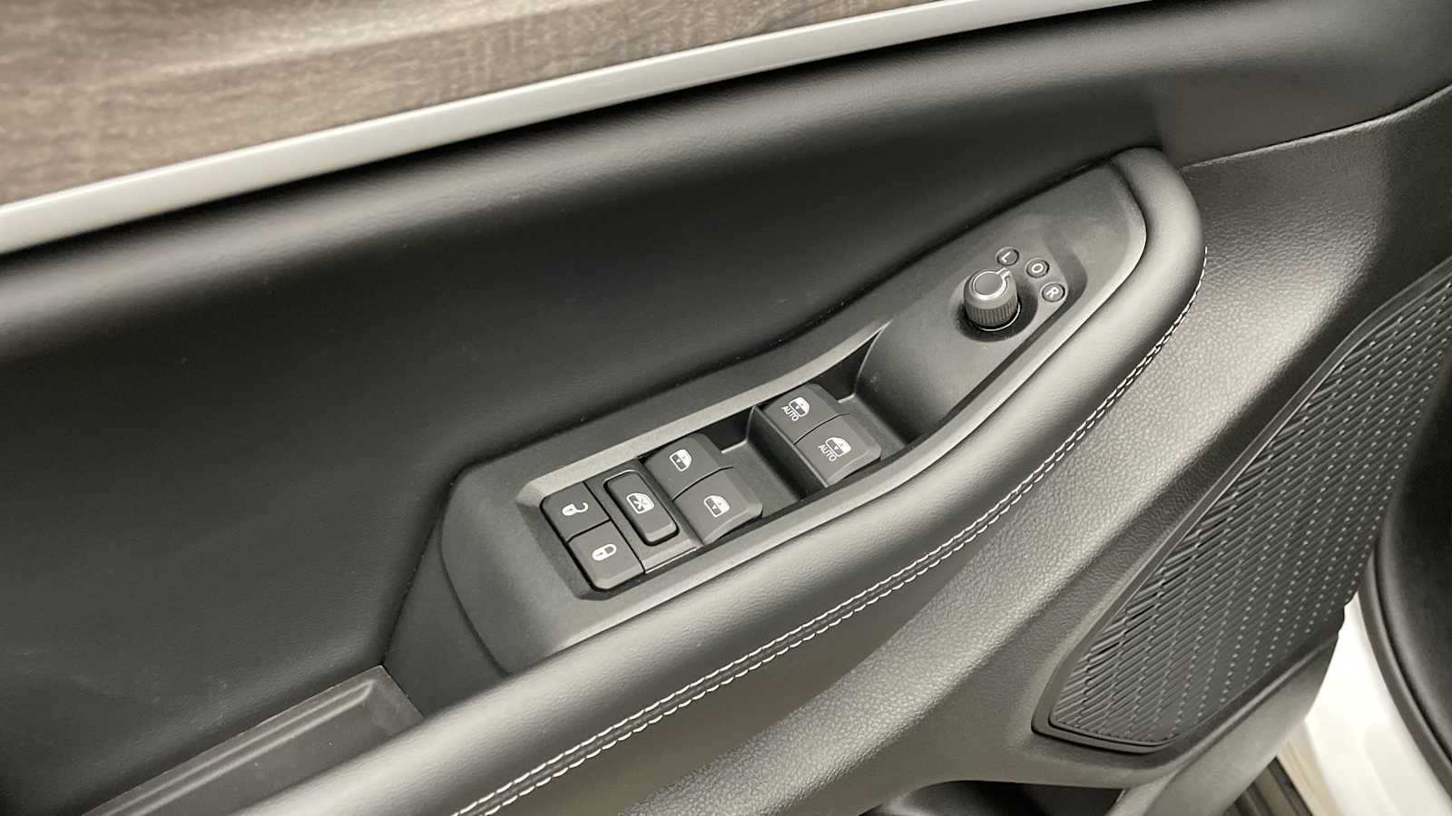 Thumbnail: 2026 Jeep Grand Cherokee - 8