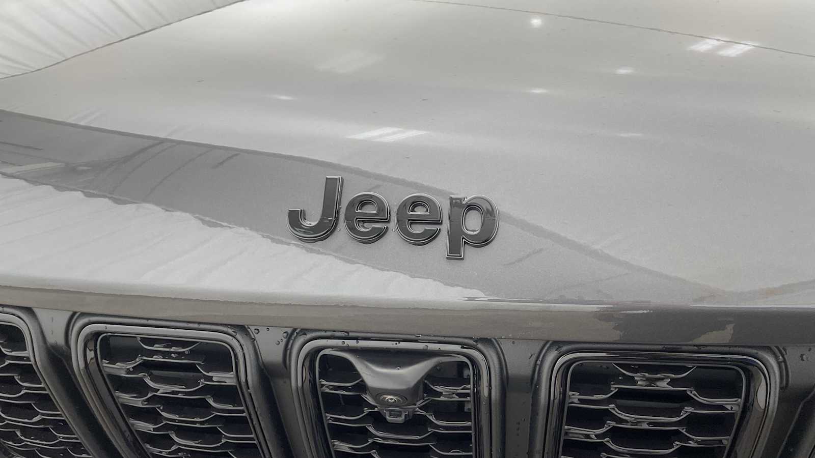 Thumbnail: 2025 Jeep Grand Cherokee - 42