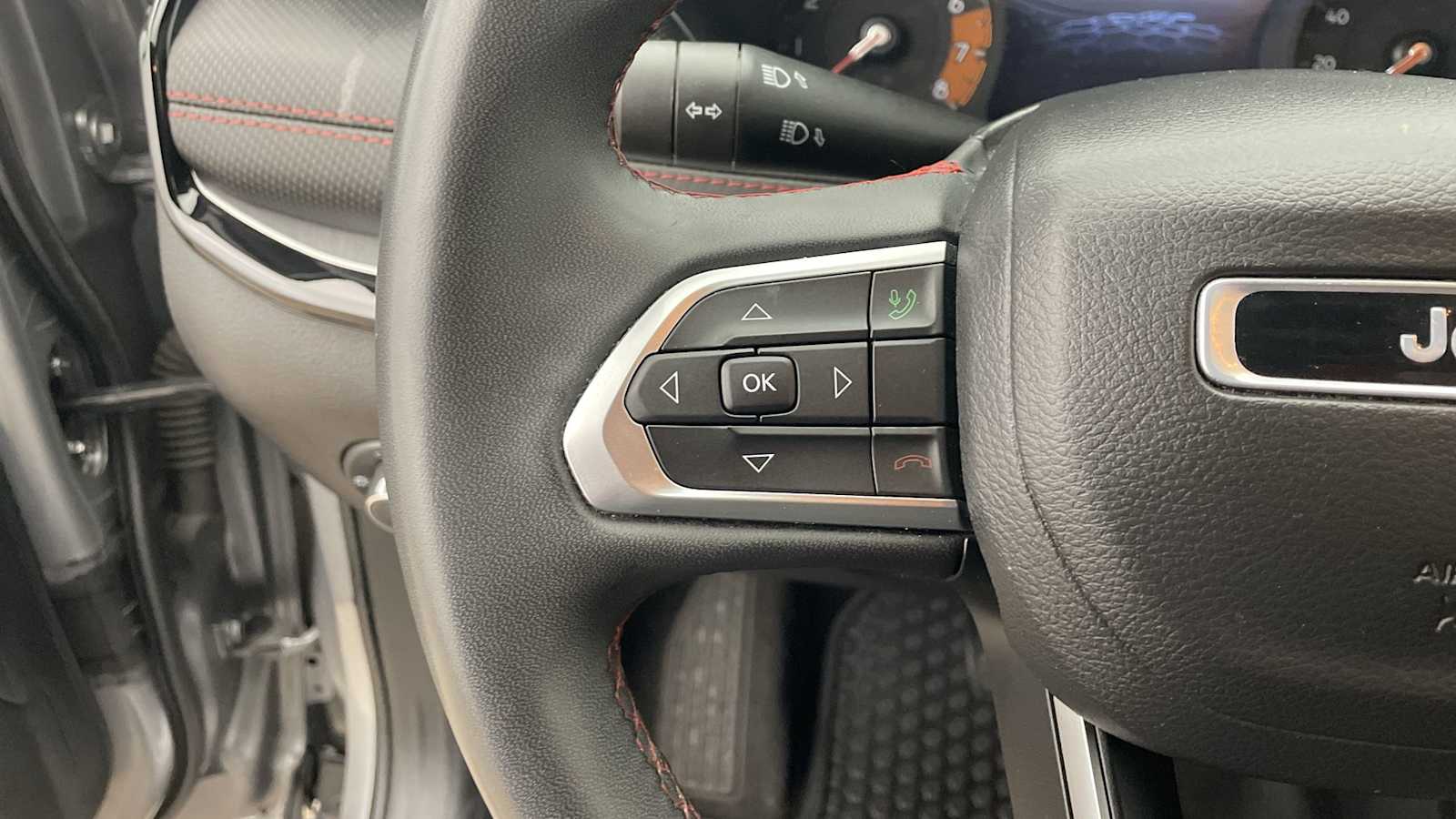 Thumbnail: 2023 Jeep Compass - 12