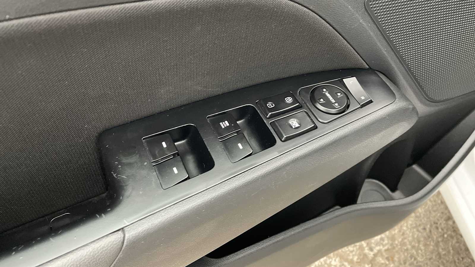 Thumbnail: 2020 Hyundai Elantra - 6