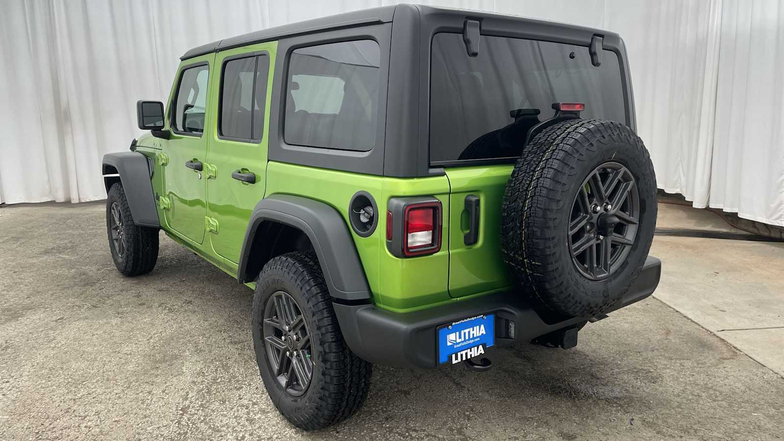 Thumbnail: 2026 Jeep Wrangler - 34