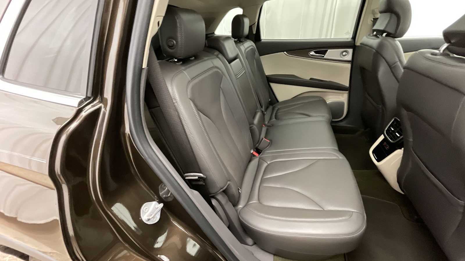 Thumbnail: 2019 Lincoln Nautilus - 11