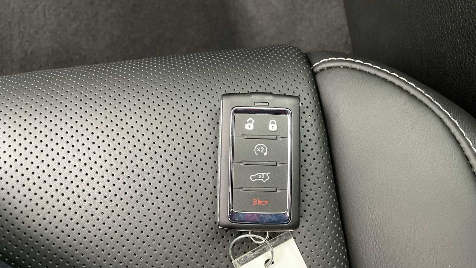 Thumbnail: 2025 Jeep Grand Cherokee - 25