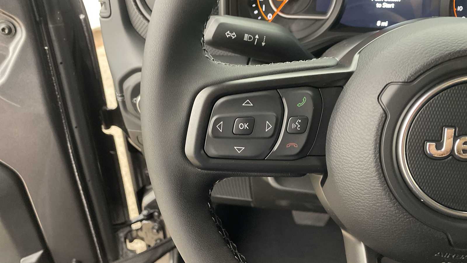 Thumbnail: 2025 Jeep Gladiator - 13