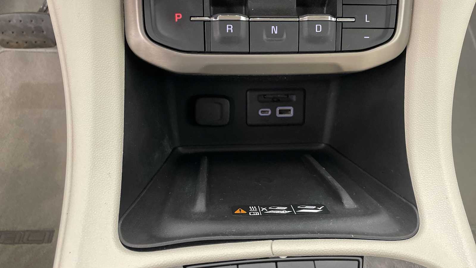 Thumbnail: 2022 GMC Acadia - 22