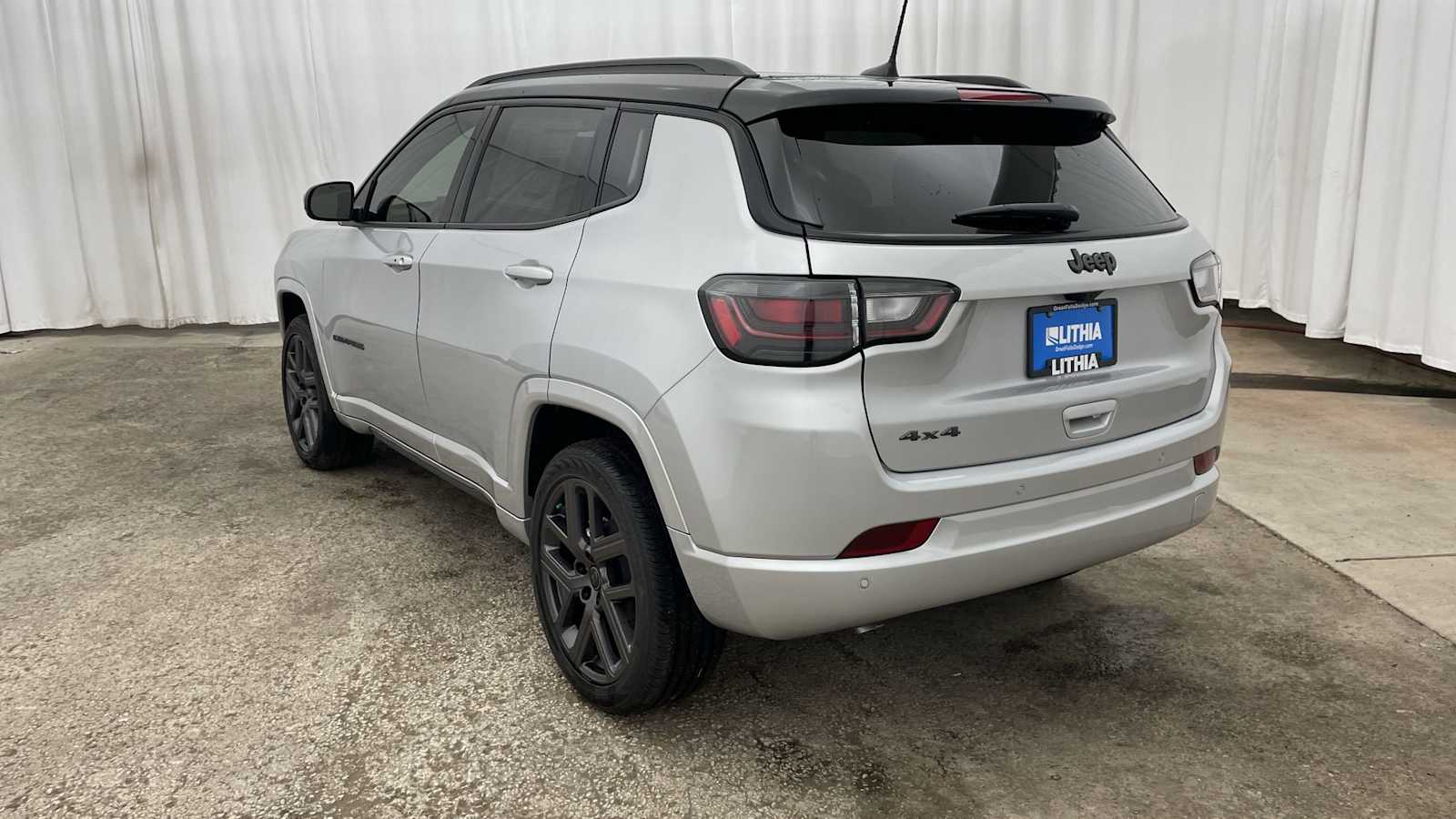 Thumbnail: 2025 Jeep Compass - 32