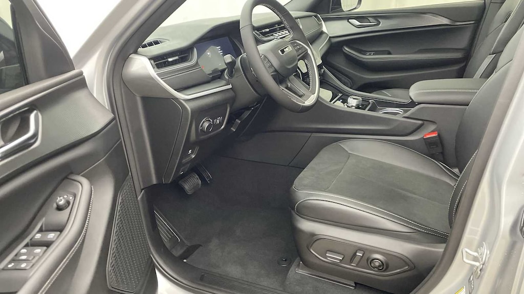 New 2025 Jeep Grand Cherokee L ALTITUDE X 4X4 Sport Utility