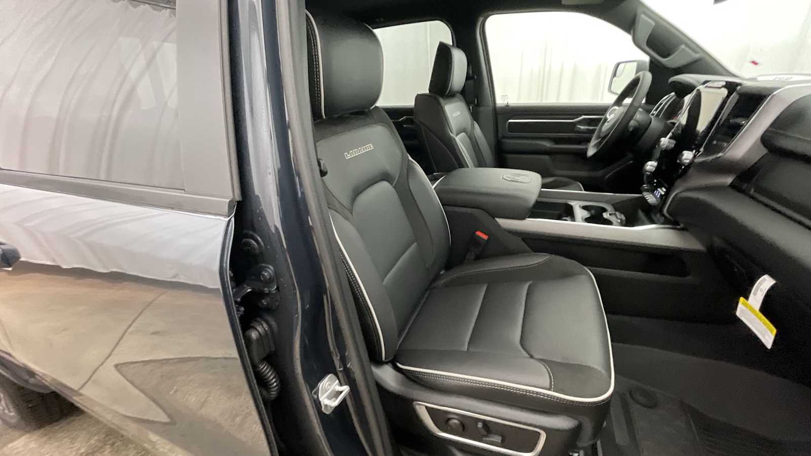 Thumbnail: 2026 RAM 1500 - 11