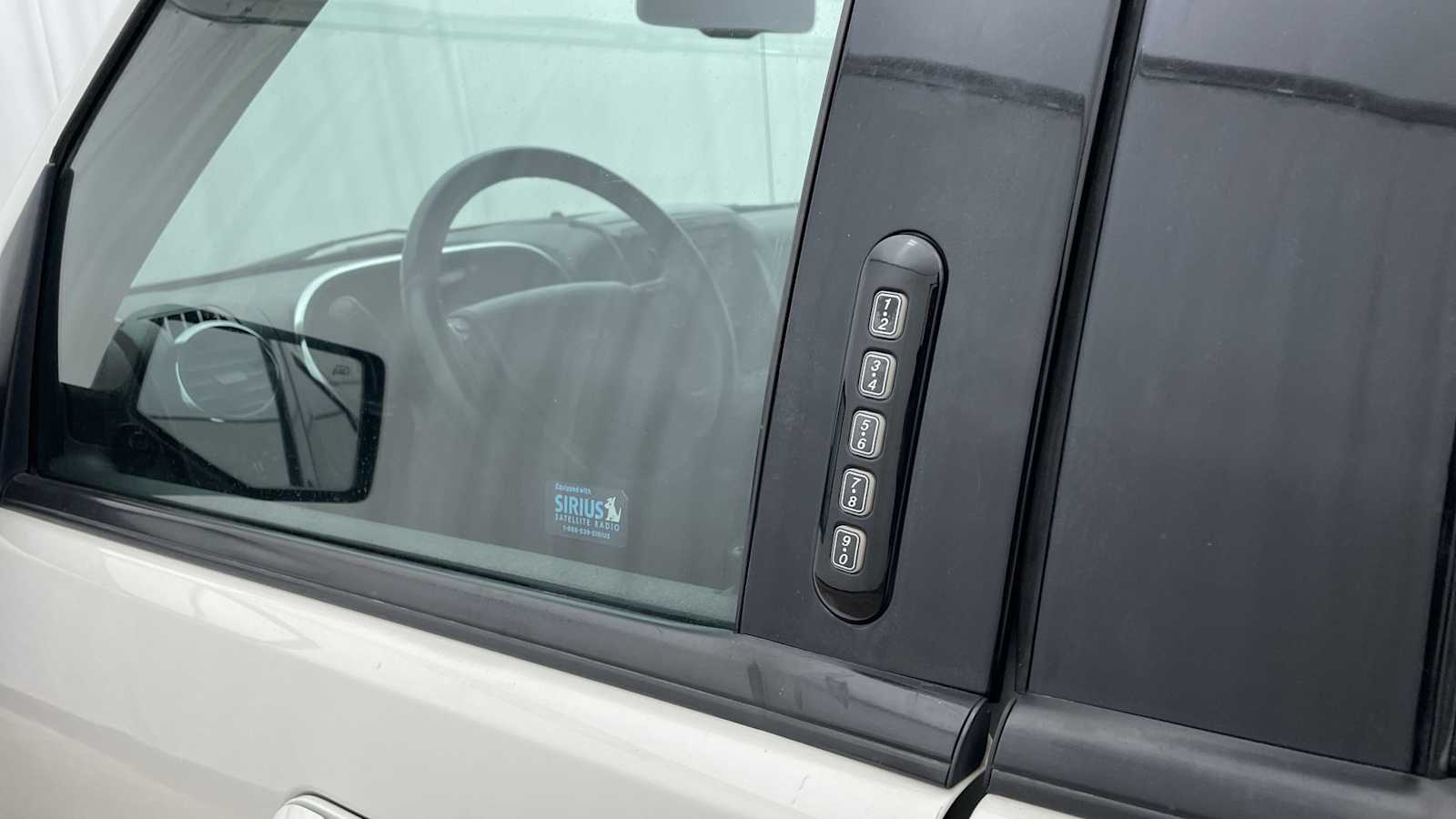 Thumbnail: 2008 Ford Explorer Sport Trac - 23