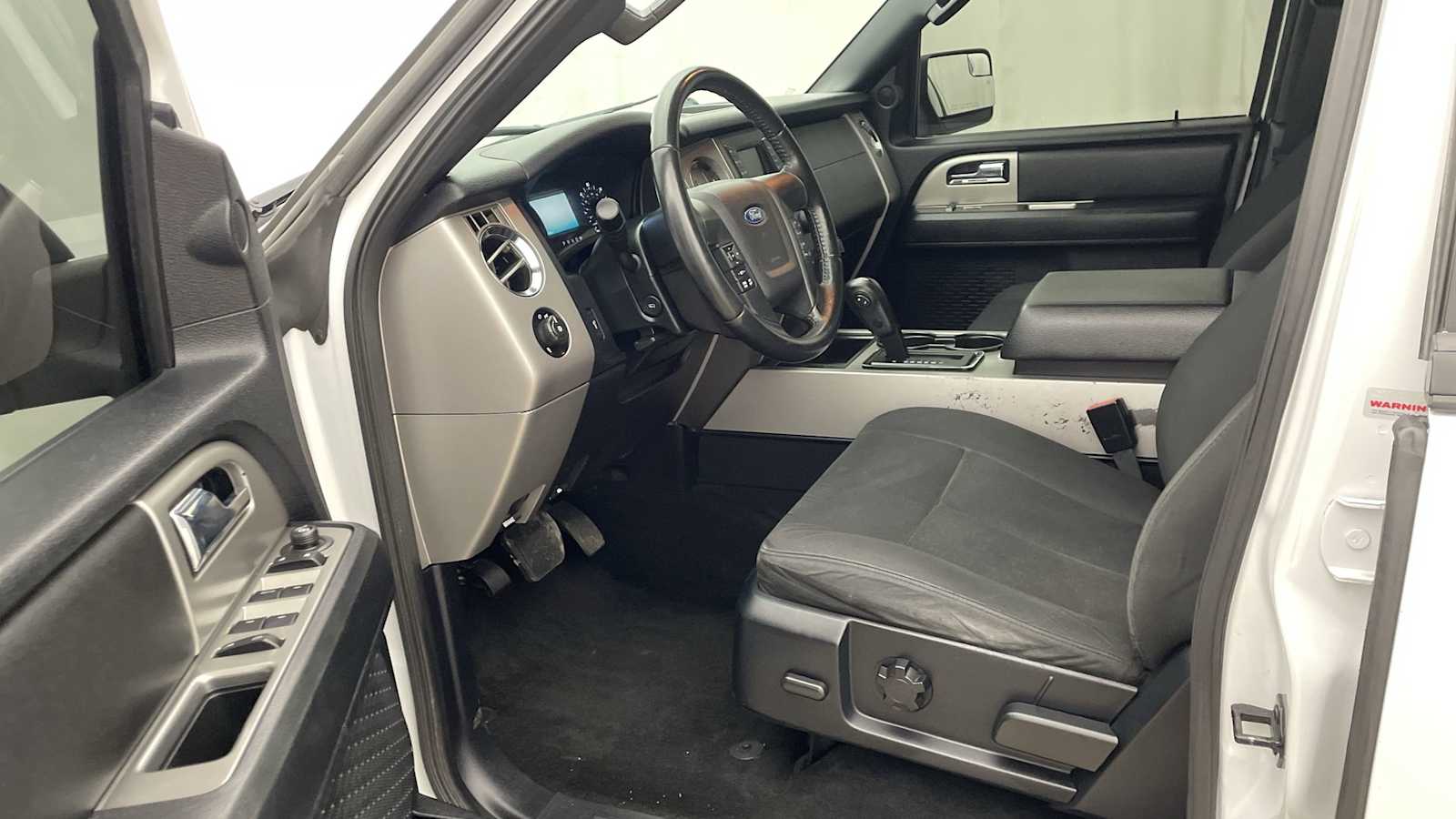 2017 Ford Expedition XLT 2