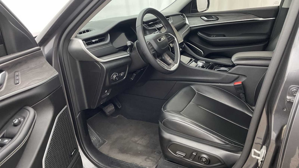 Used 2023 Jeep Grand Cherokee L Limited SUV