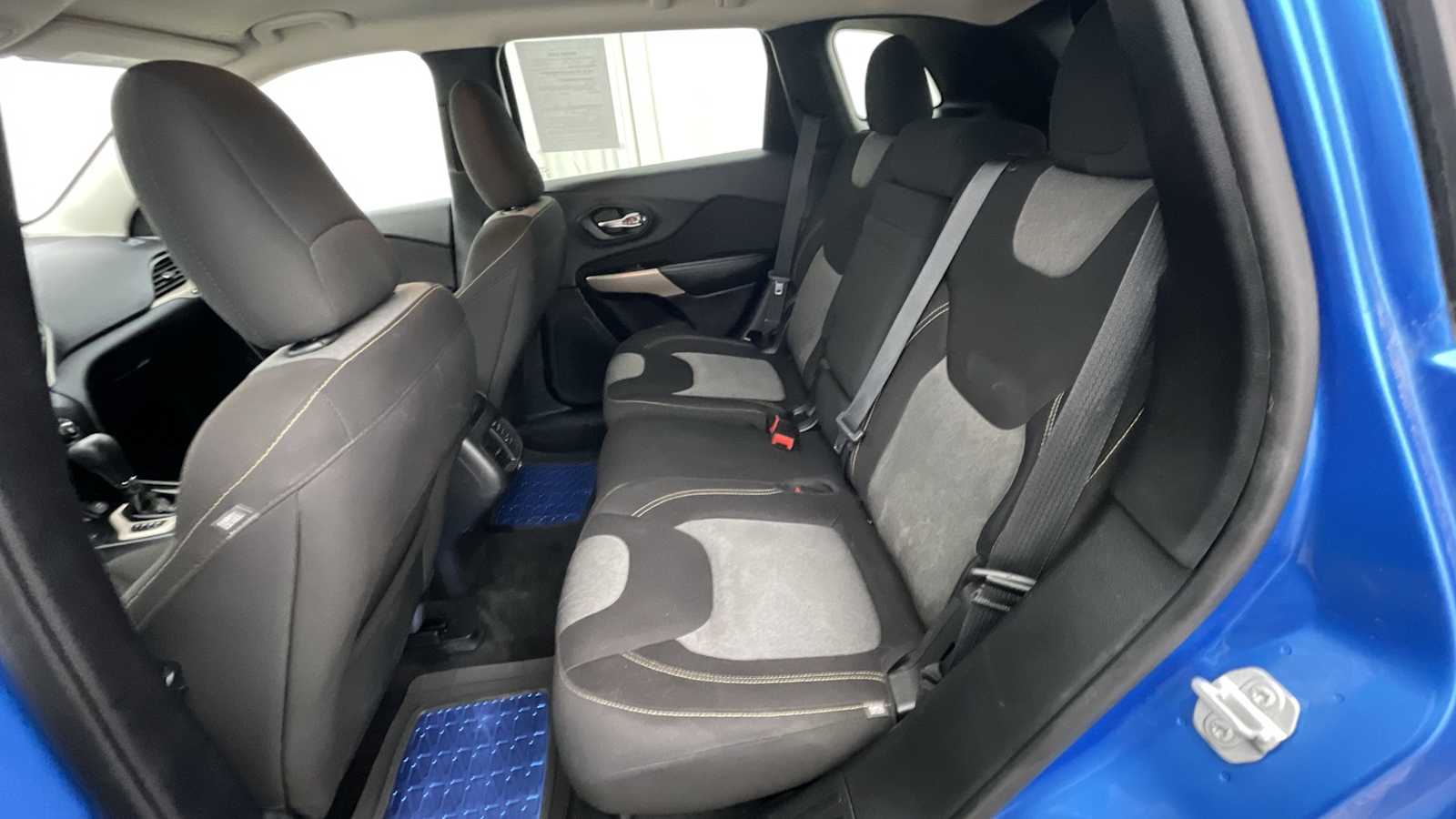 Thumbnail: 2018 Jeep Cherokee - 8