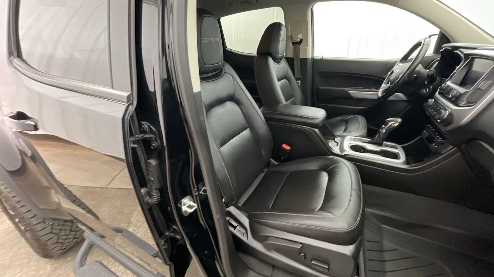 Thumbnail: 2022 Chevrolet Colorado - 11