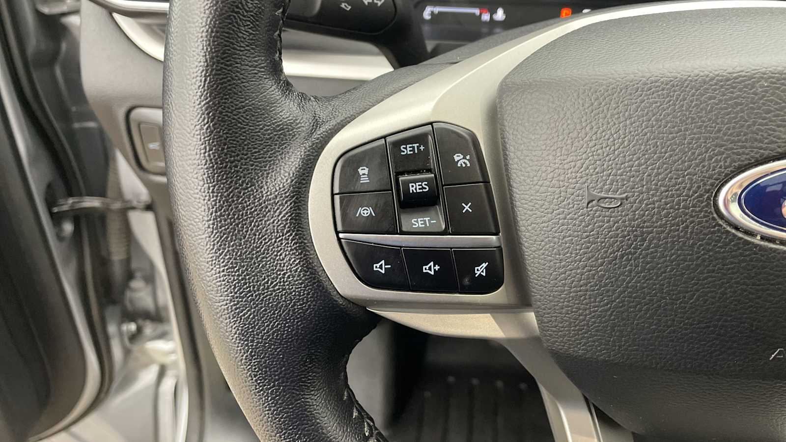 Thumbnail: 2022 Ford Explorer - 16