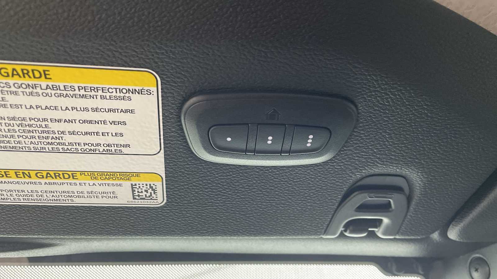 Thumbnail: 2025 Jeep Gladiator - 24