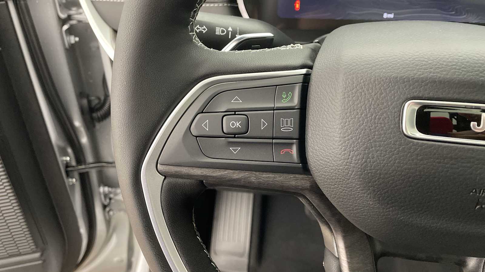 Thumbnail: 2025 Jeep Grand Cherokee - 16