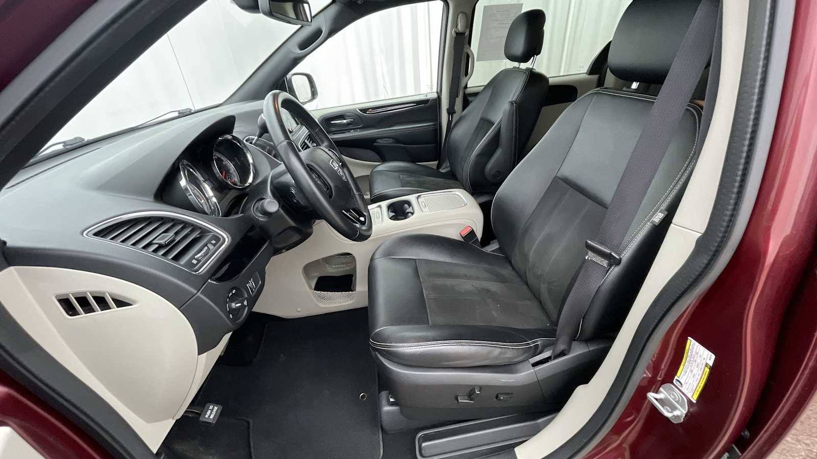 Thumbnail: 2019 Dodge Grand Caravan - 5