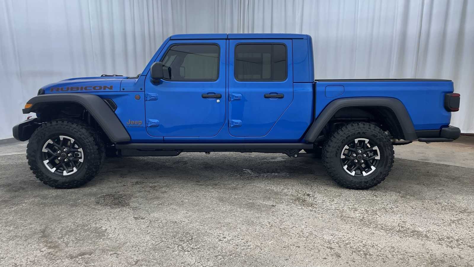 Thumbnail: 2026 Jeep Gladiator - 32