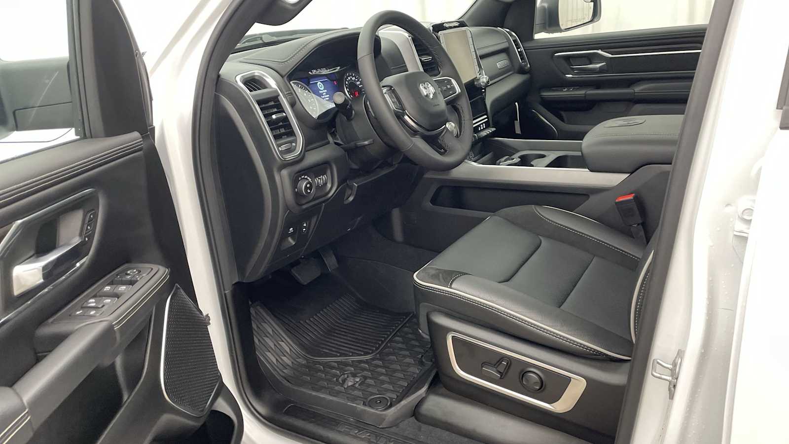 Thumbnail: 2026 RAM 1500 - 2
