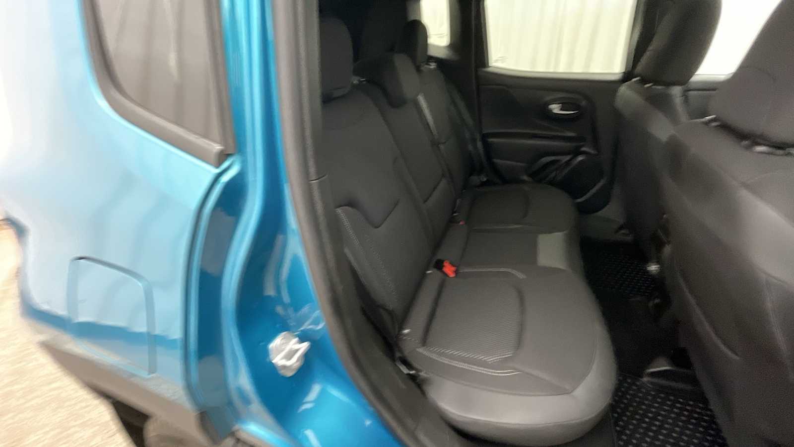 Thumbnail: 2022 Jeep Renegade - 10