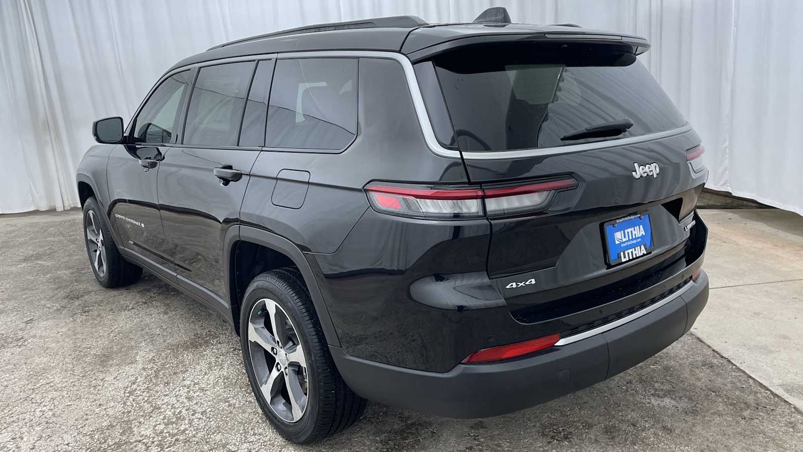 Thumbnail: 2026 Jeep Grand Cherokee L - 36