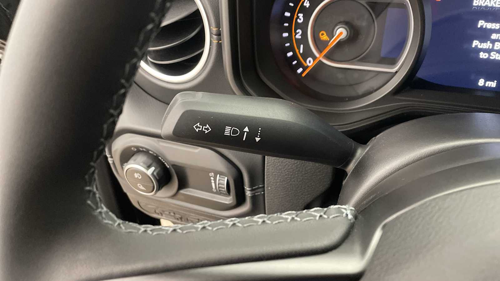 Thumbnail: 2026 Jeep Gladiator - 16