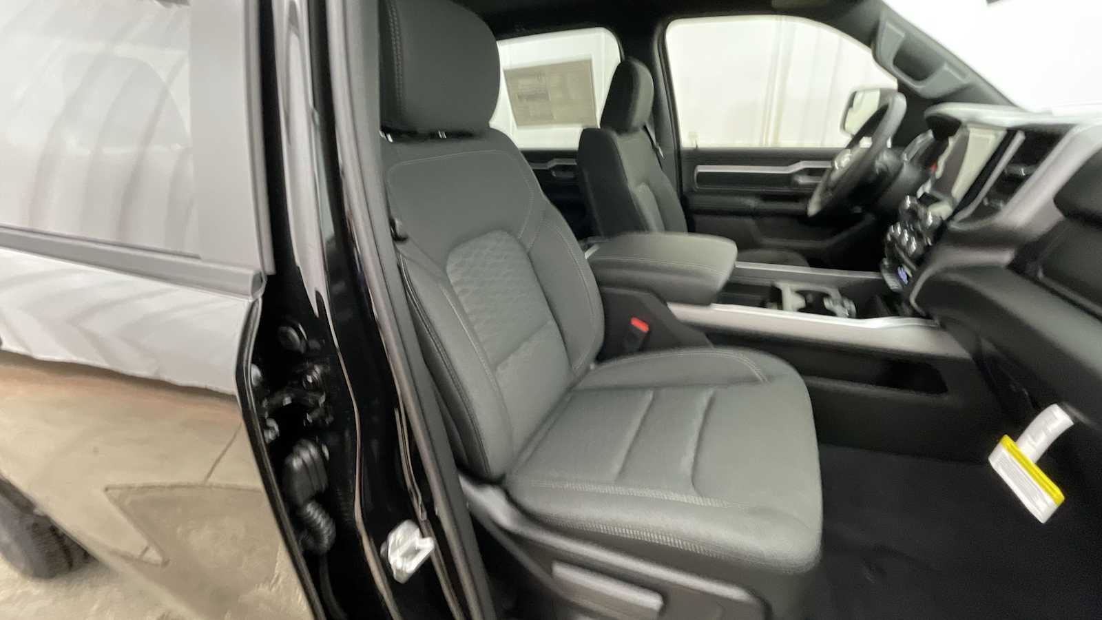 Thumbnail: 2026 RAM 1500 - 10