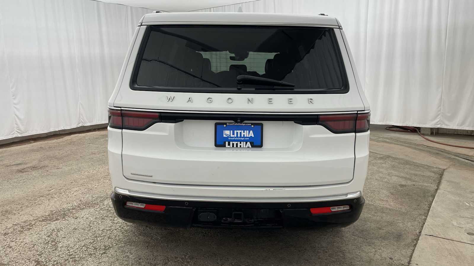 Thumbnail: 2023 Jeep Wagoneer - 33