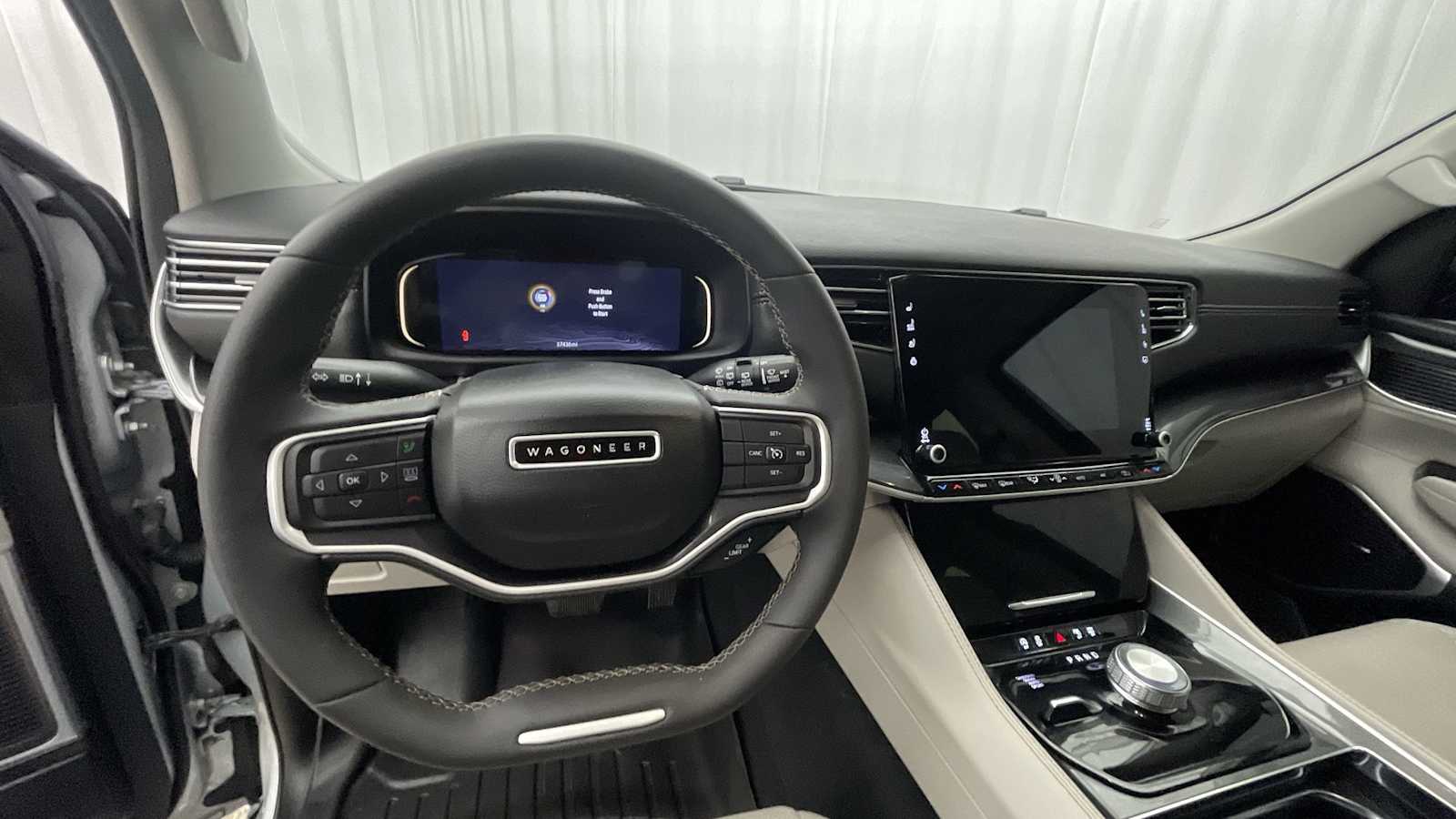 Thumbnail: 2022 Jeep Wagoneer - 3