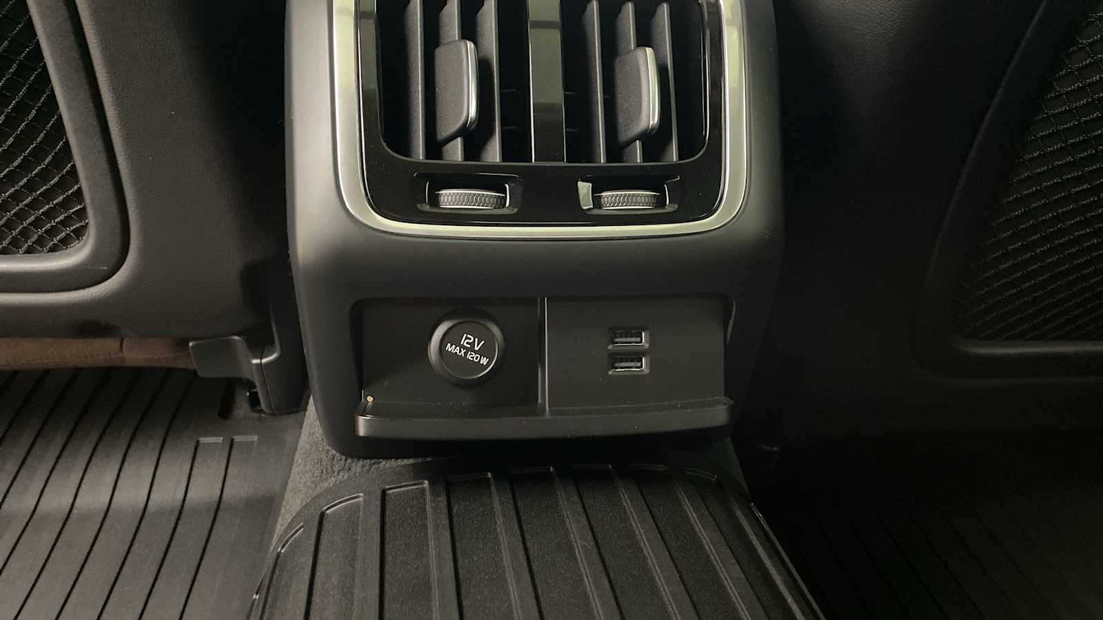 Thumbnail: 2018 Volvo S90 - 26