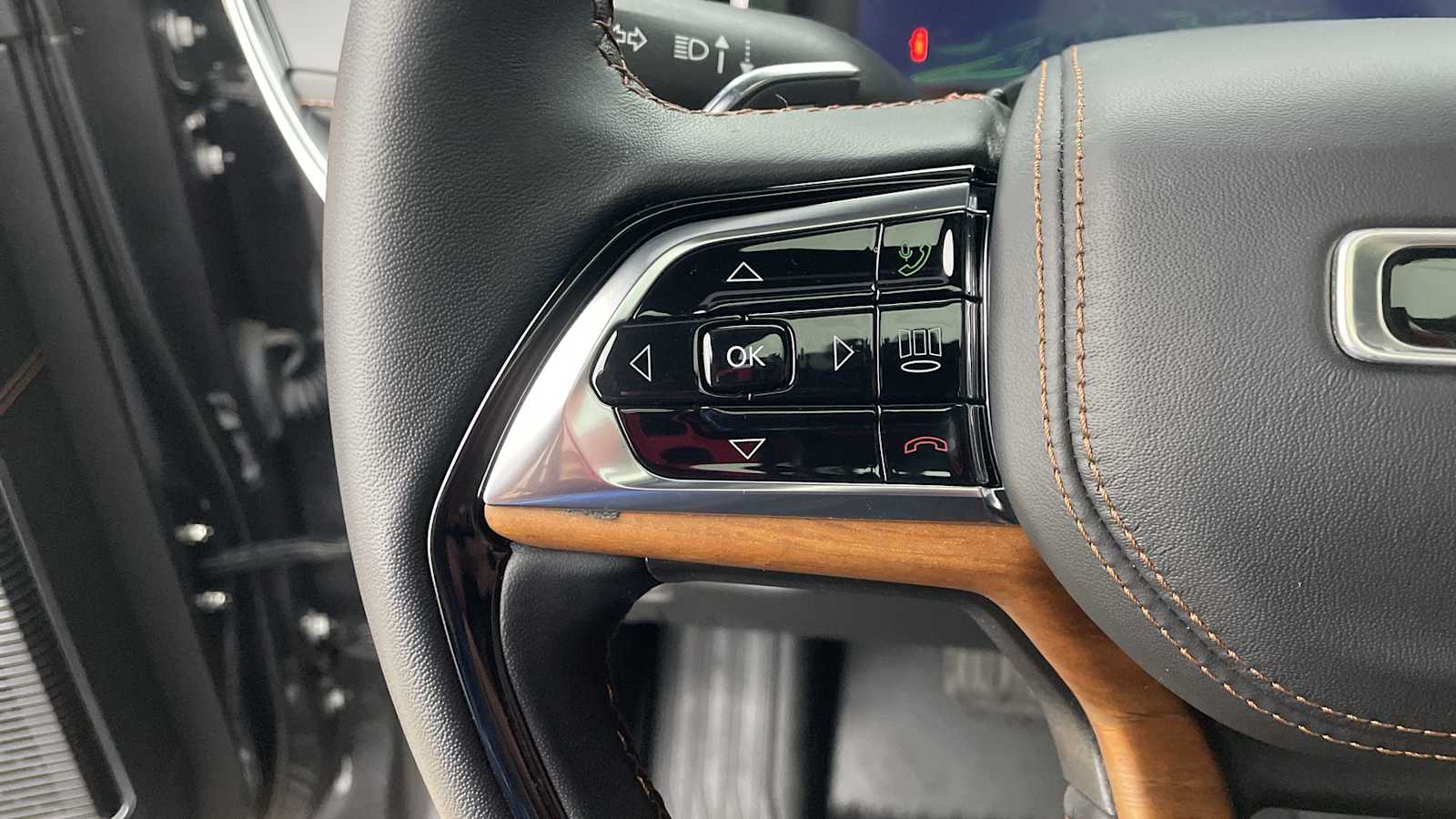 Thumbnail: 2023 Jeep Grand Cherokee - 15