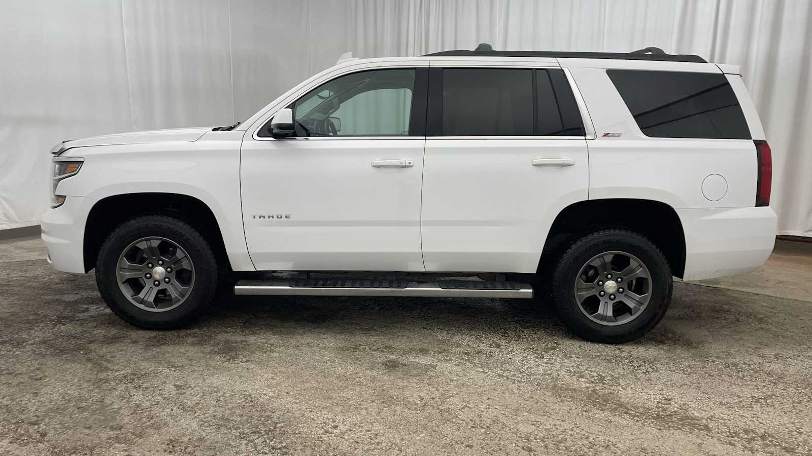 Thumbnail: 2016 Chevrolet Tahoe - 34