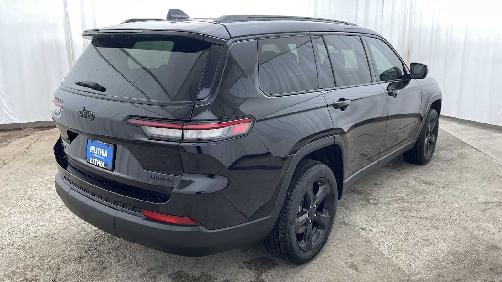 Thumbnail: 2025 Jeep Grand Cherokee - 38