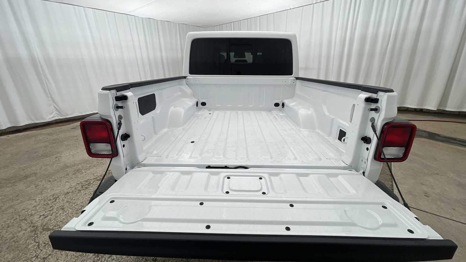 Thumbnail: 2026 Jeep Gladiator - 29