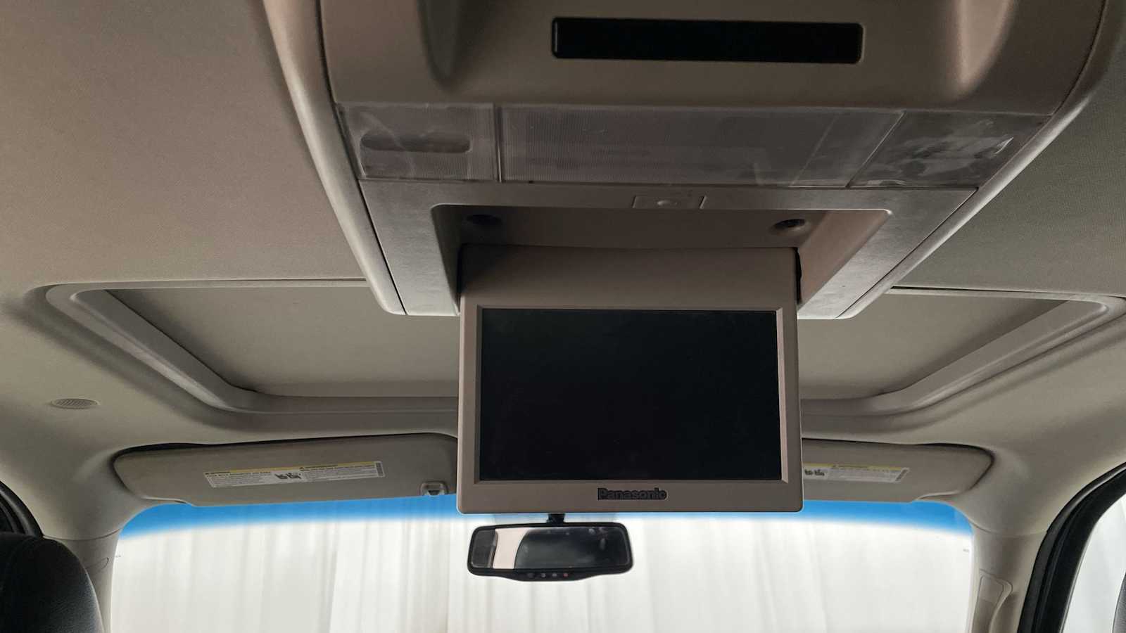 Thumbnail: 2014 Chevrolet Suburban - 26